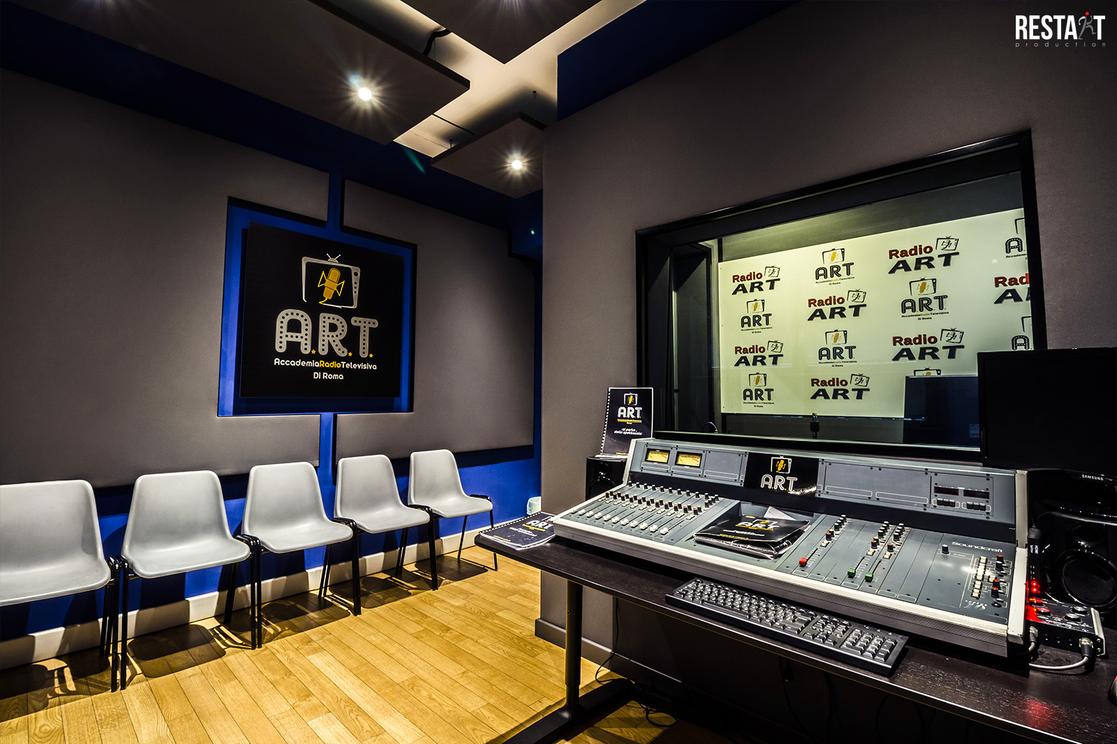 Lo studio dell'Accademia Radio Televisiva di Roma